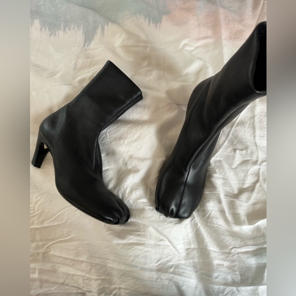 Khaite Normandy ankle boots - Picture 1 of 16